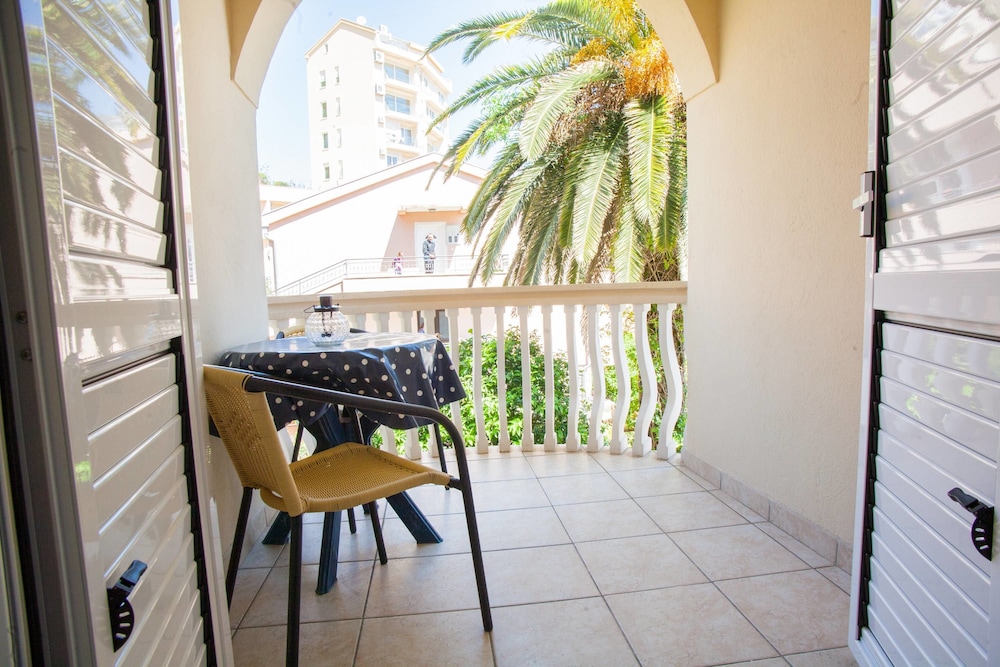 Villa Mitrovic 30/50