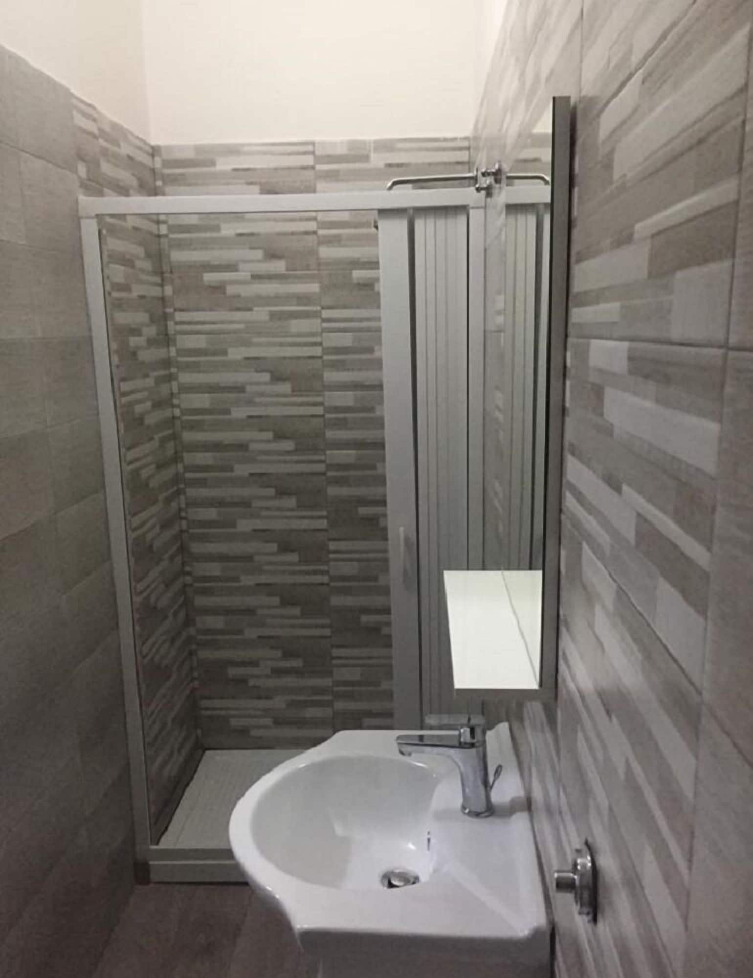 شقة عائلية بأربعة أسرّة وسريرين مزدوجين بمطبخ صغير، Flyresidence Garibaldi 2/3