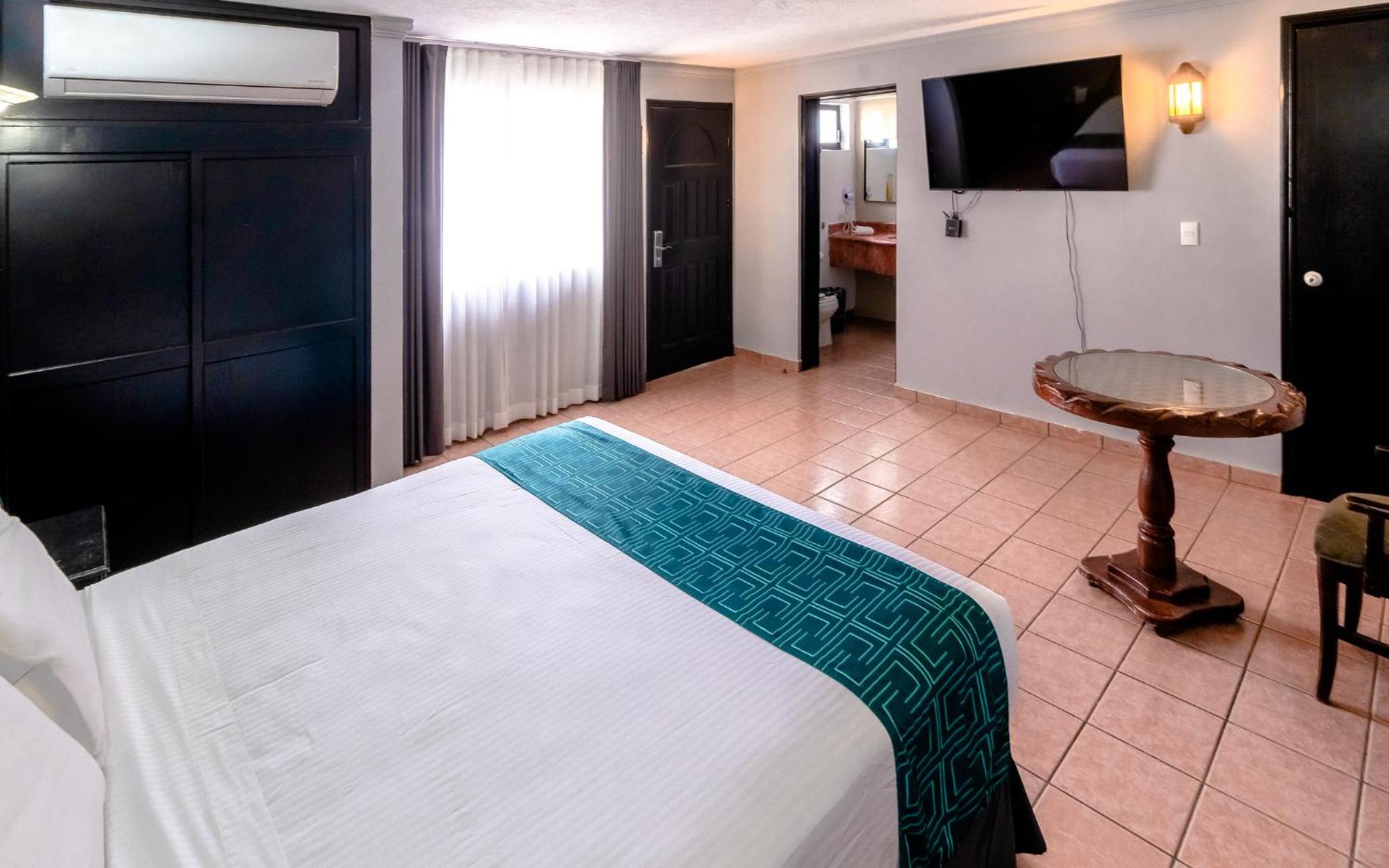 غرفة قياسية بسرير كينج، InHouse Select Hacienda Tres Rios 4/10