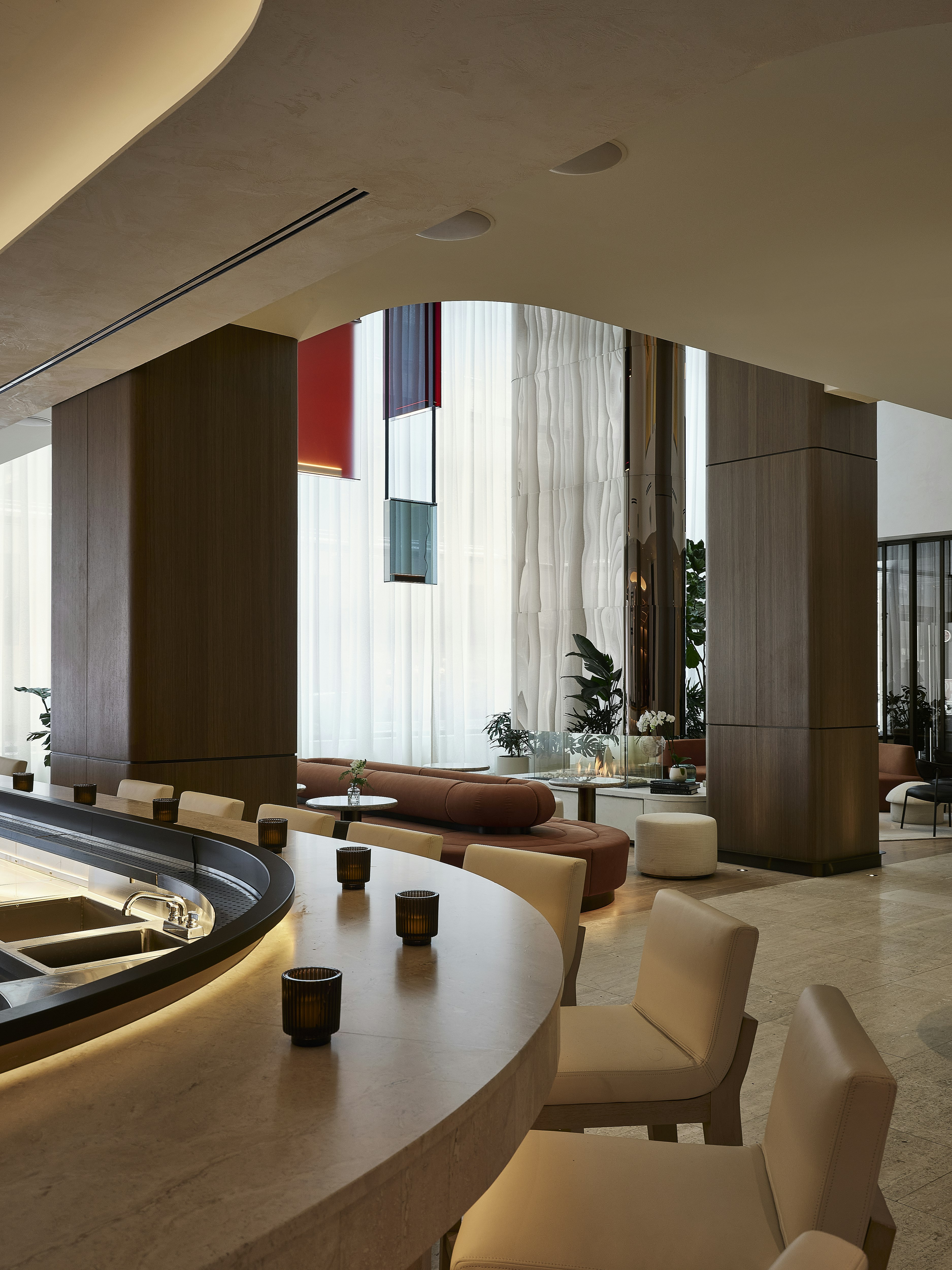 Vogue Hotel Montreal Downtown, Curio Collection by Hilton 24/50