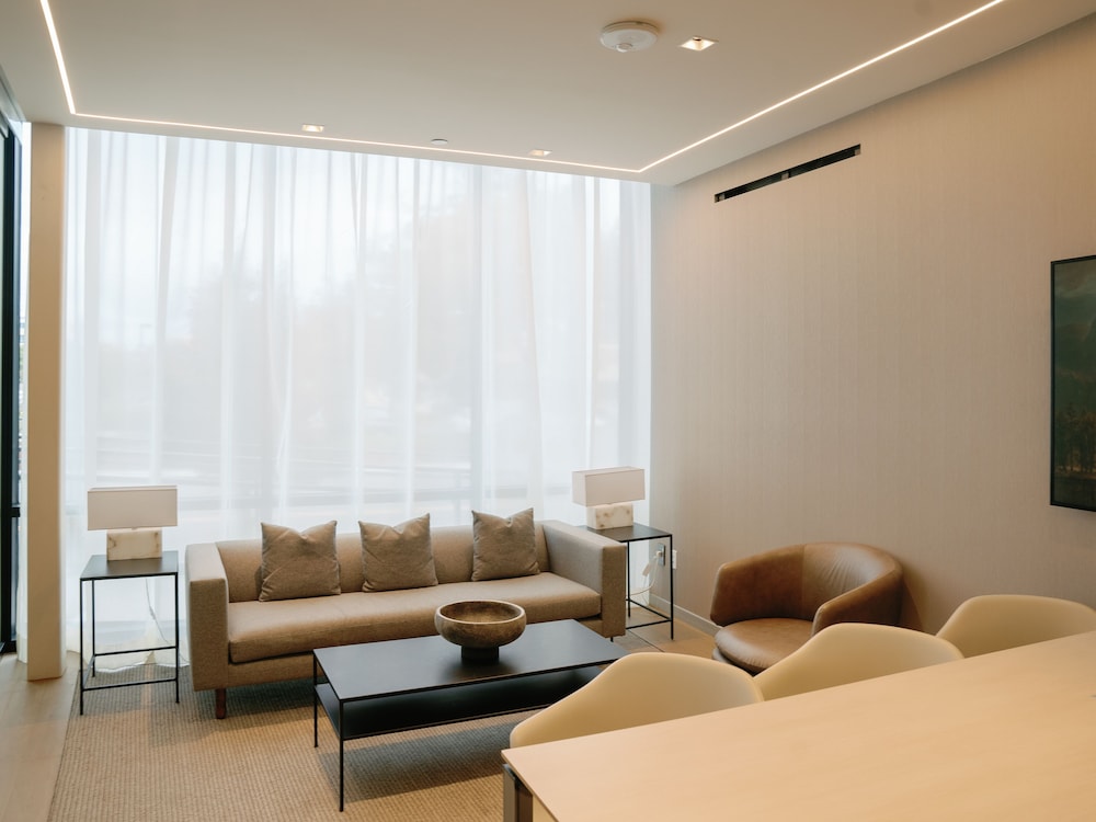 AC Hotel by Marriott Sunnyvale Moffett Park 24/48