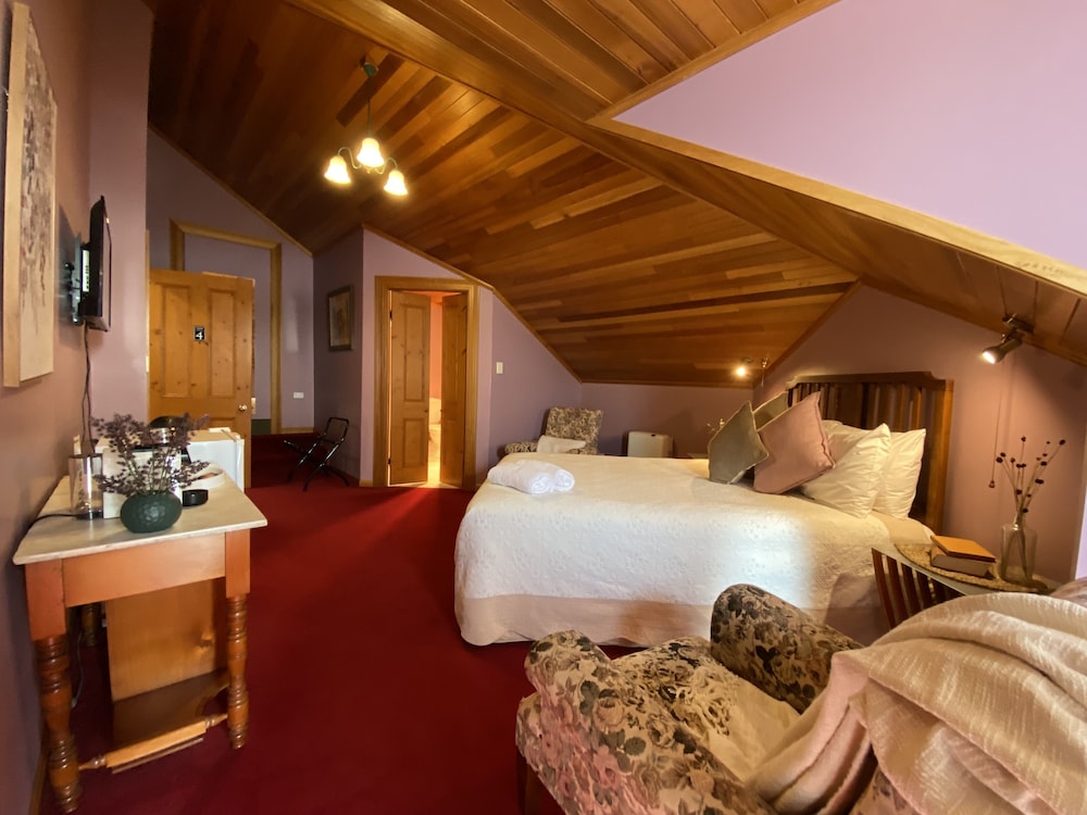 Hanlon House Bed And Breakfast 23/52