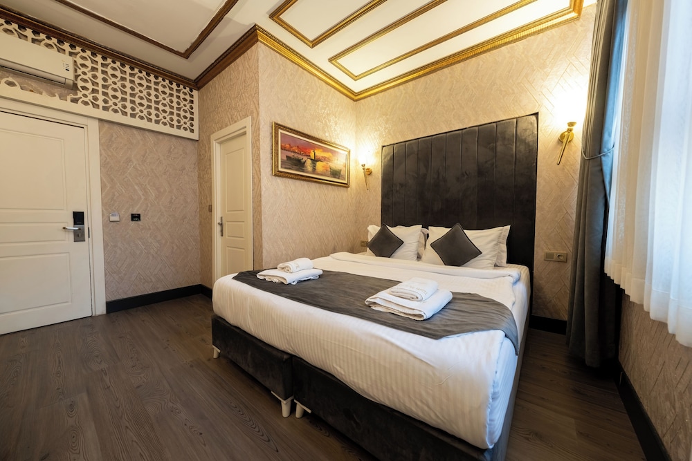 SUPERIOR, DOUBLE BED