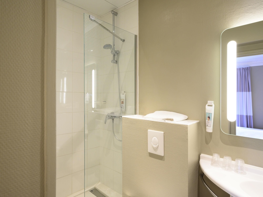 Ibis Paris Tour Montparnasse 15eme 27/30