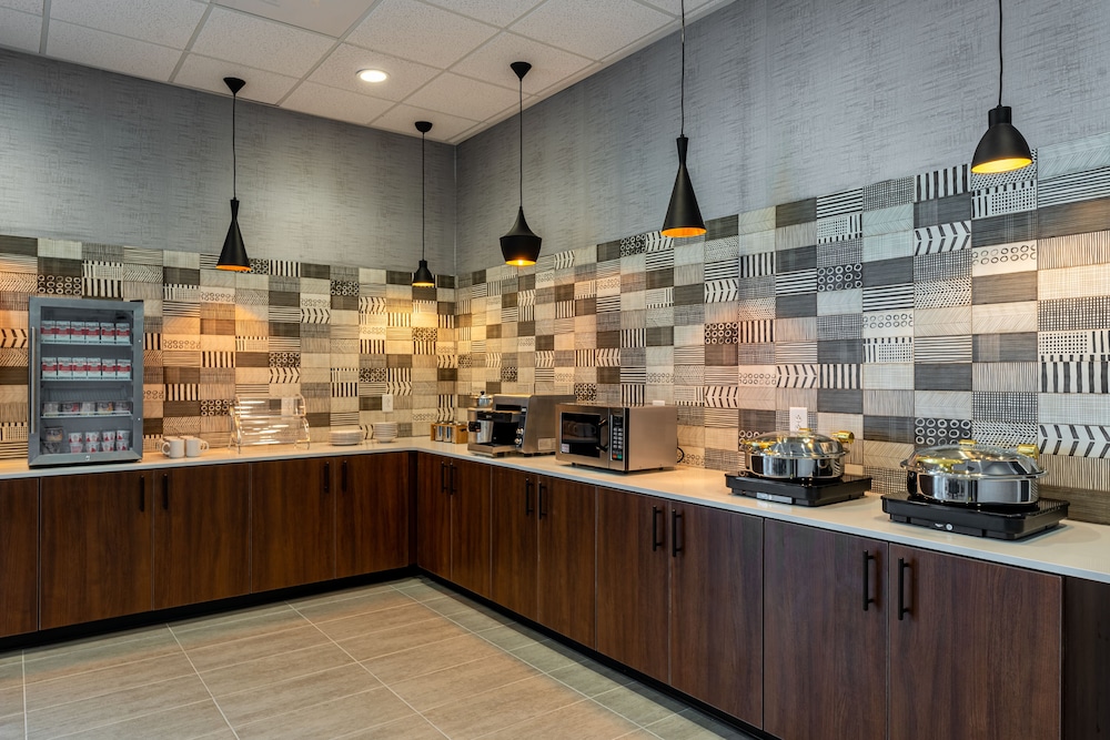 Park Inn by Radisson, Florence, SC 29/38