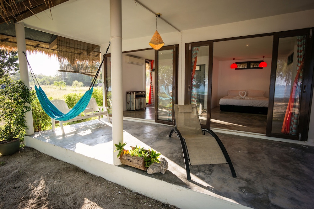 Mumsa Beach Resort & Restaurant 9/66