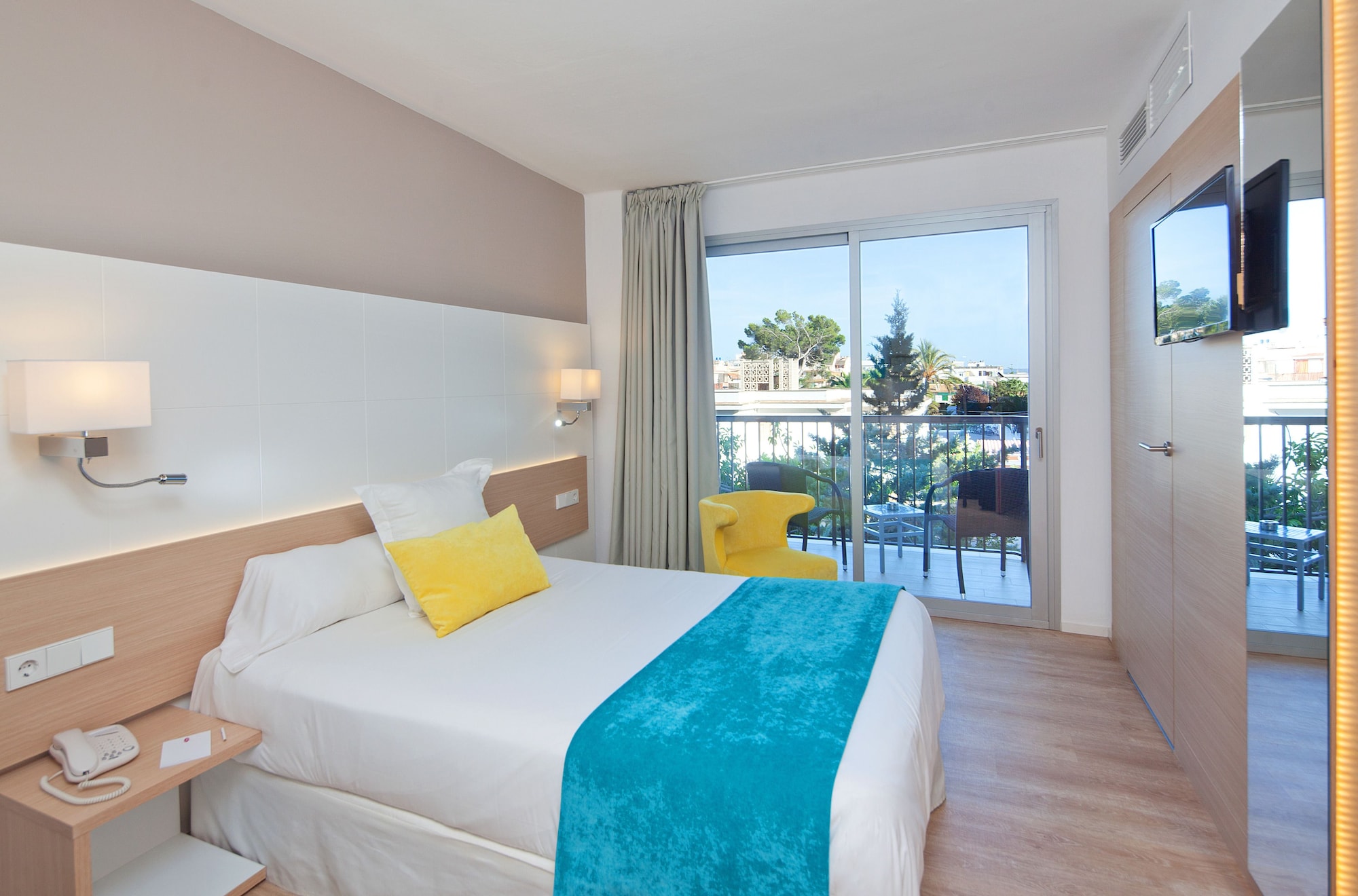 ROOM, SINGLE, BALCONY