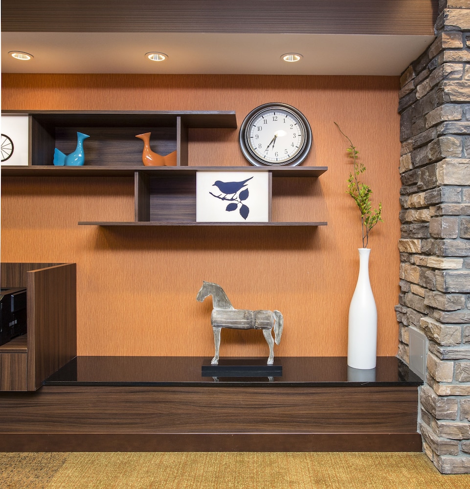 Fairfield Inn & Suites Sioux Falls Airport 6/49