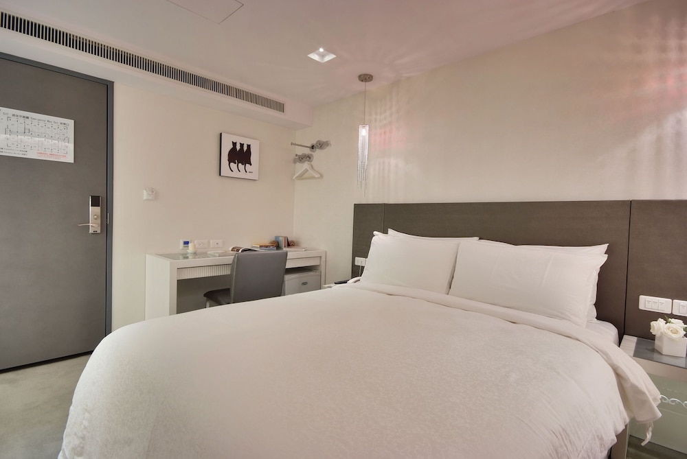 Forward Hotel Nangang 24/70