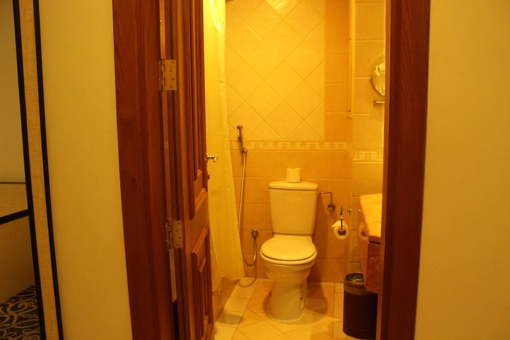 فندق زوار العالمي(Zowar Alalami hotel) 38/43