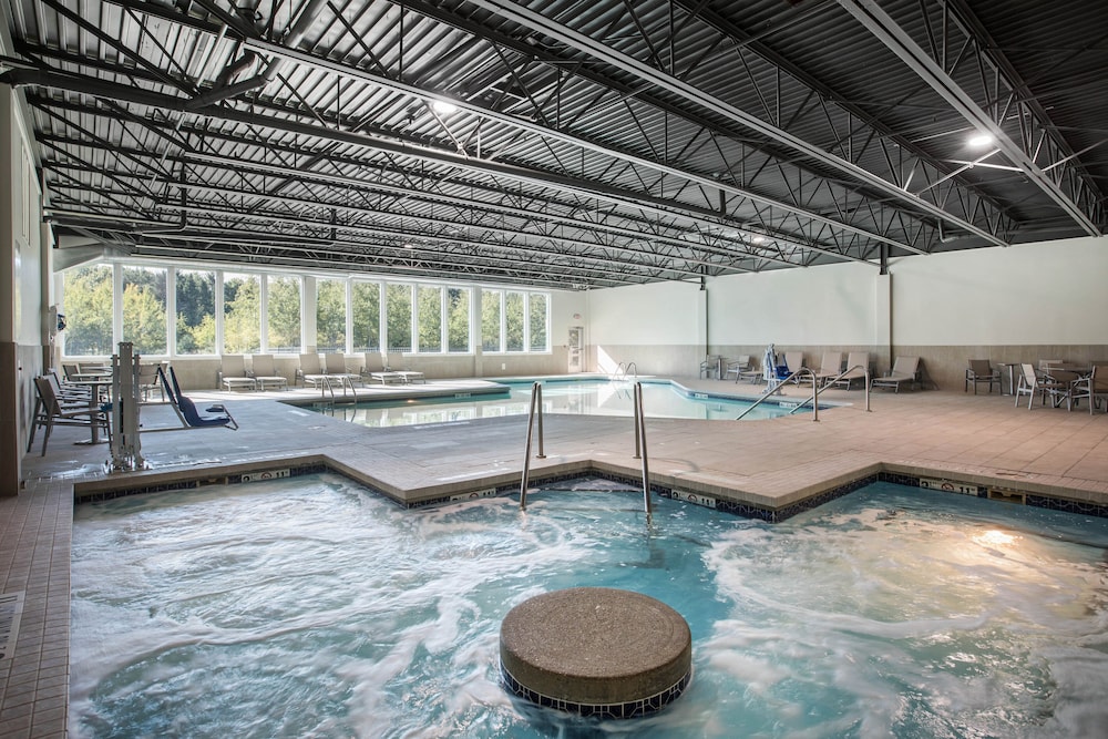 Holiday Inn Express & Suites Ludington 28/46