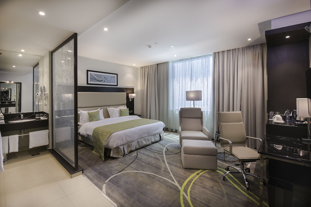 Royal Tulip Canaan Hotel 27/80