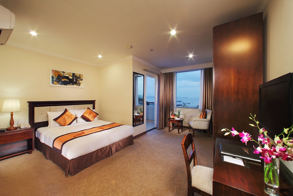 Ha Long Dc Hotel 12/45