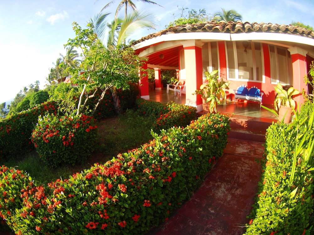 Los Flamingos Hotel 39/47