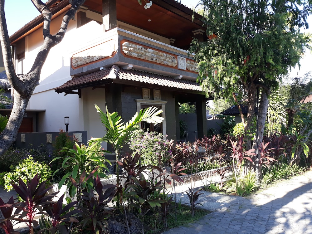Puri Bali Lovina 3/50