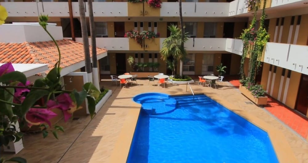 Azteca Inn Hotel 20/62