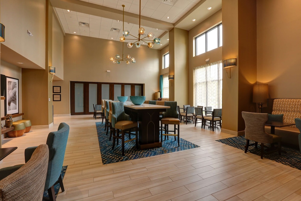 Hampton Inn And Suites Tampa Busch Gardens Area 35/46