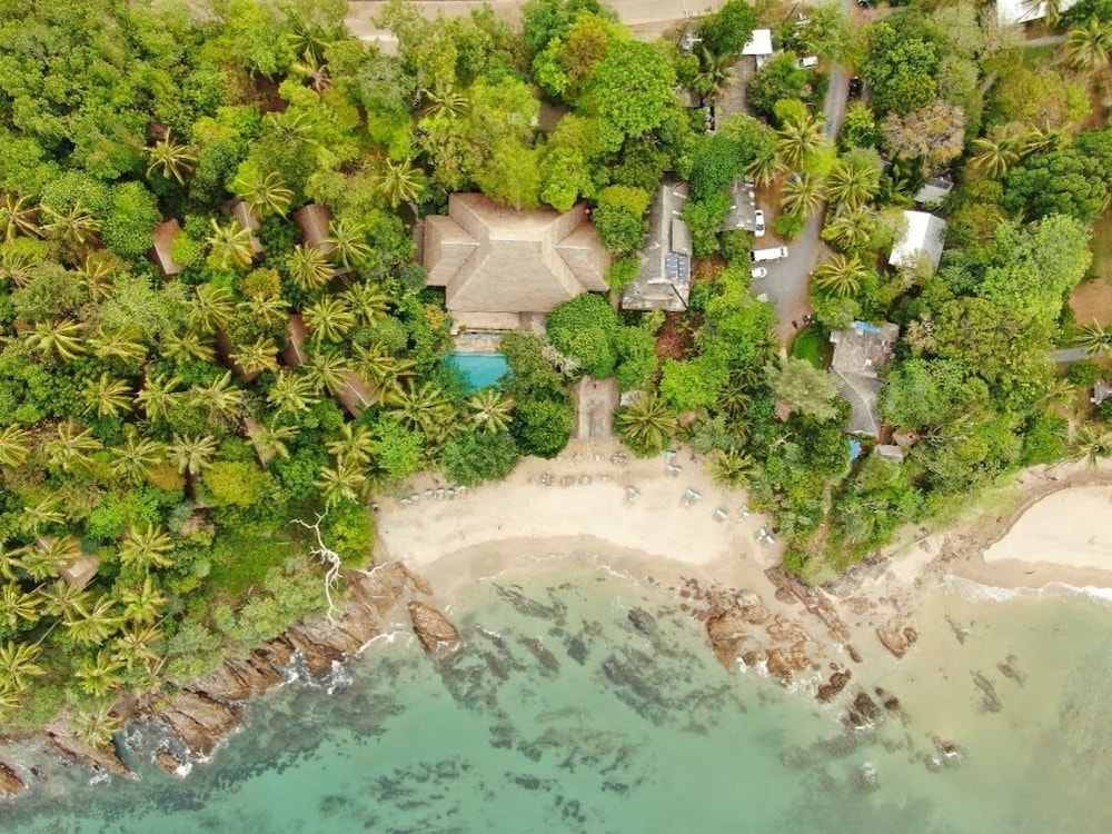 The Narima Bungalow Resort 32/45