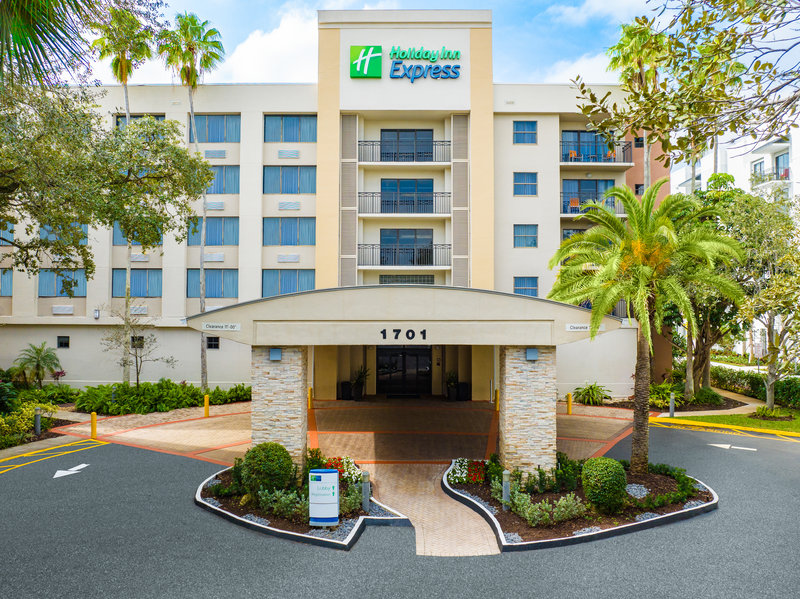 Holiday Inn Express & Suites Ft. Lauderdale-Plantation 7/50