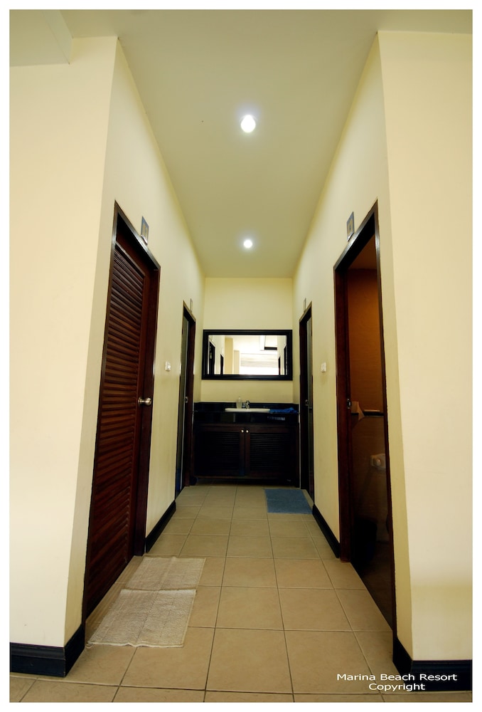 Marina Beach Resort 14/65