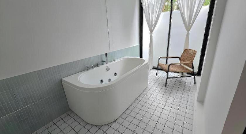 The Loftberry Resort 66/68