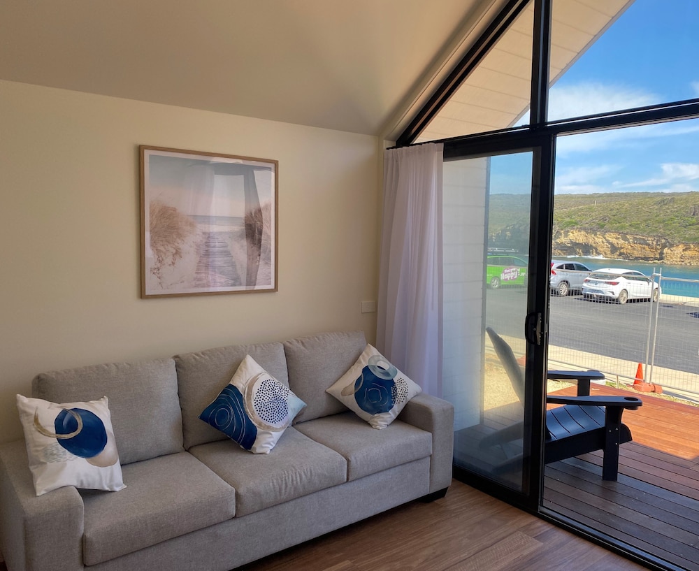 SOUTHERN OCEAN MOTOR INN 45/67