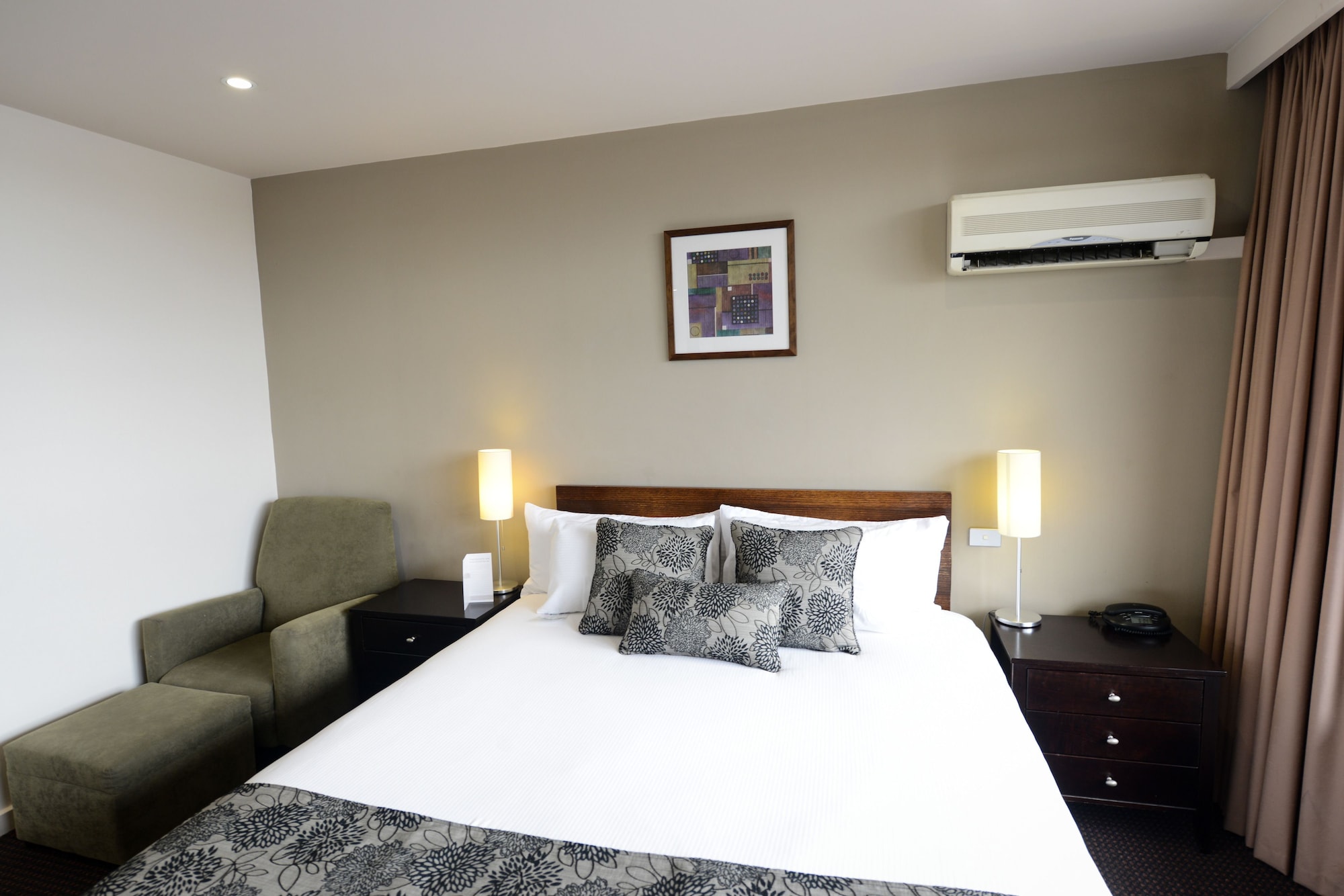 Executive, King Bed, Jetted Tub