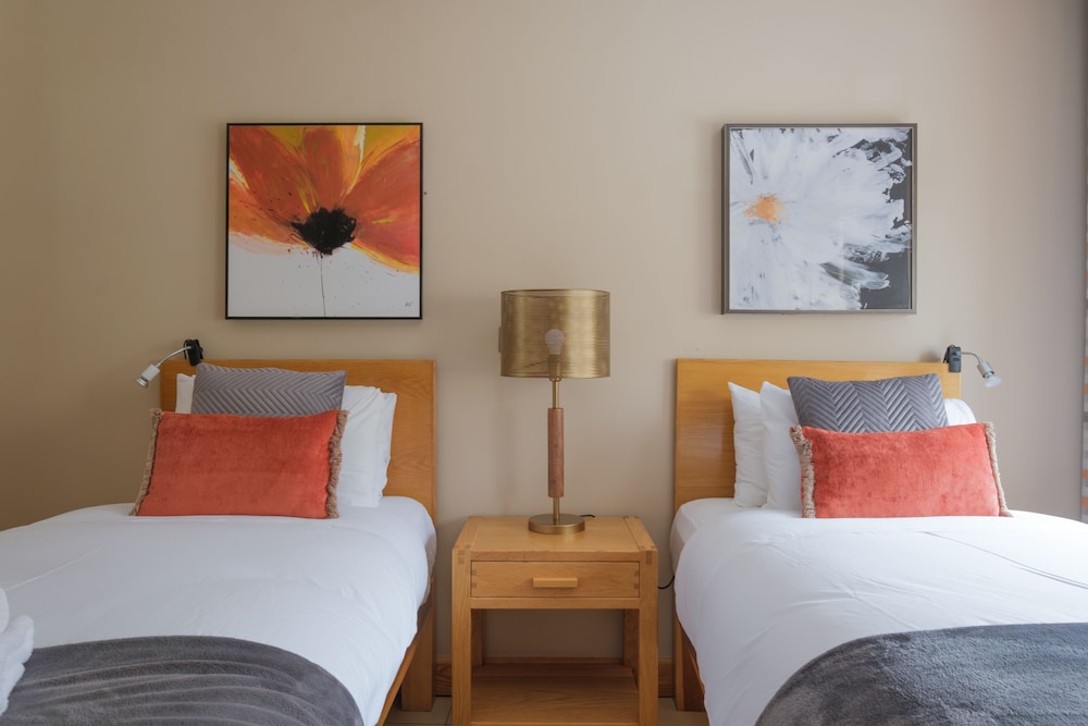 Eyre Square Townhouse 17/46