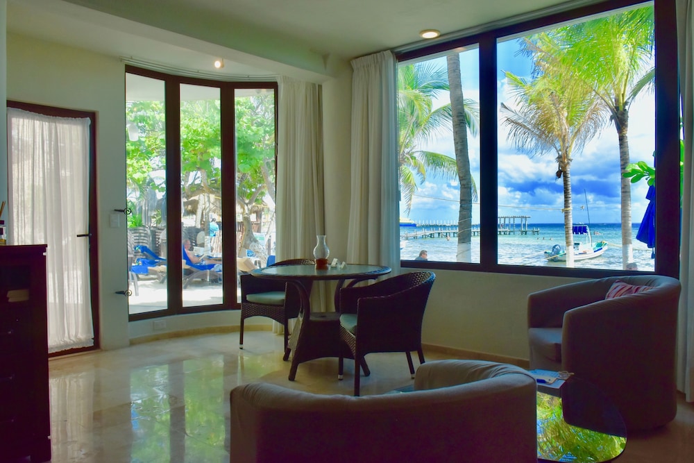 Playa Palms Hotel 33/69