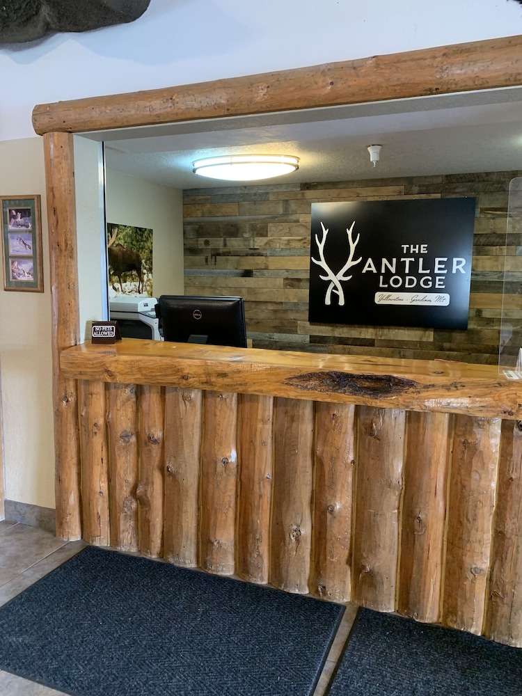 Antler Lodge 6/40
