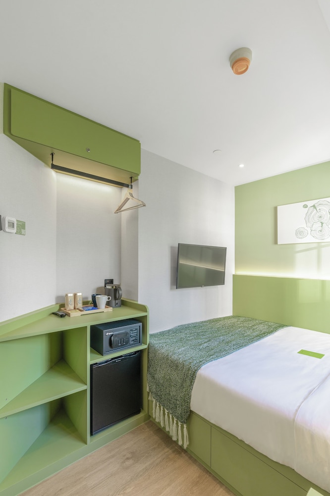 SUPERIOR, DOUBLE BED