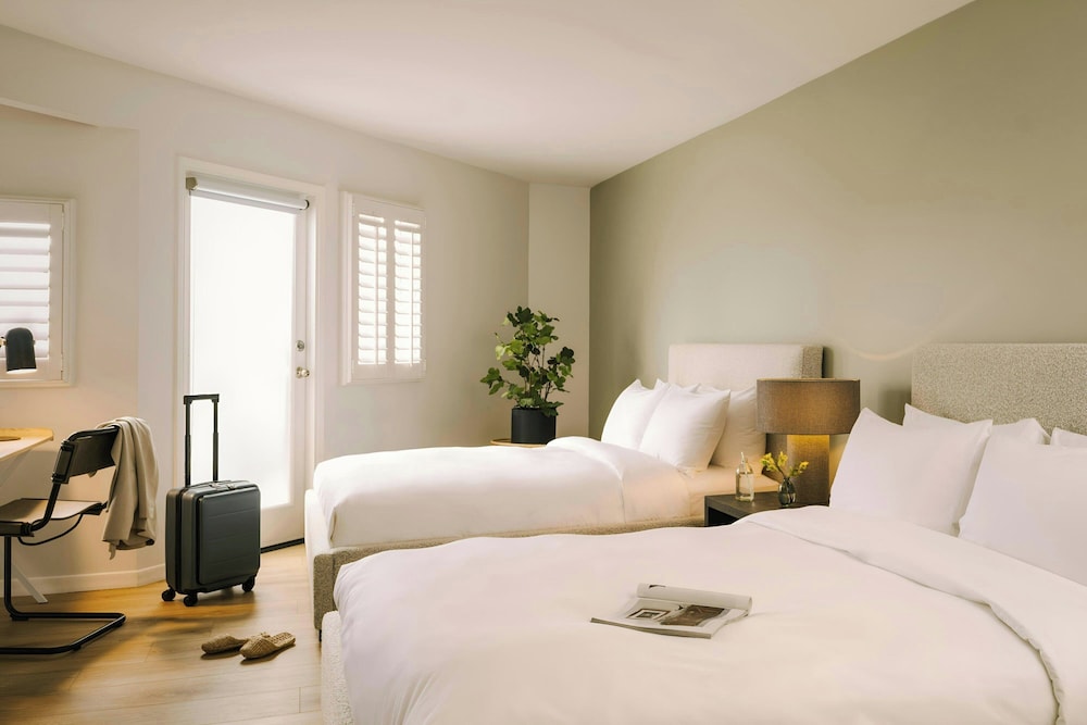 Laguna Brisas A Beach Hotel 12/50