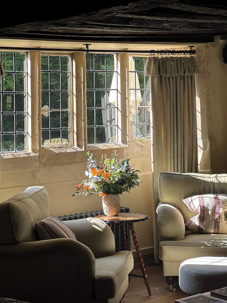 Charingworth Manor 30/50
