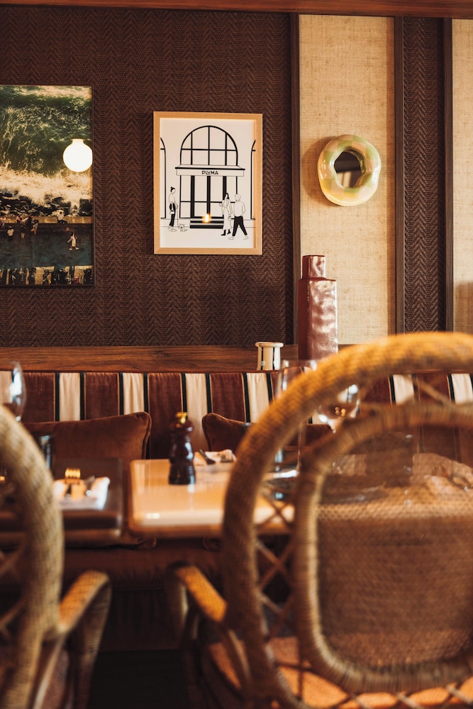 Hotel Le Cafe de Paris 38/50
