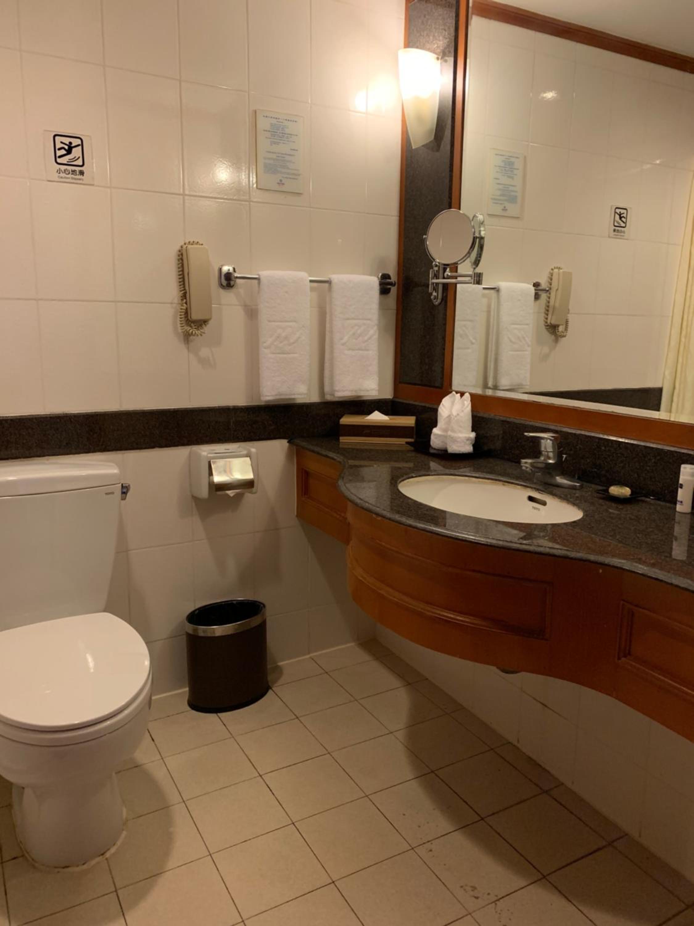 غرفة سوبيريور بسرير كينج بإطلالة على المدينة، Grand Metropark Hotel Liyuan Chongqing 4/5