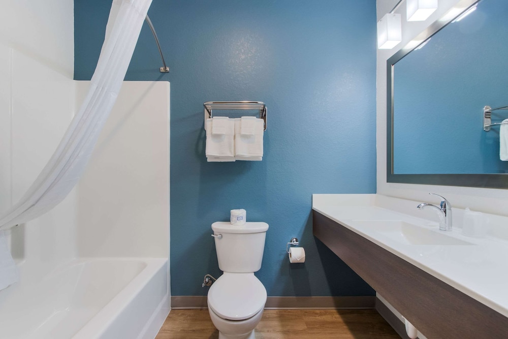 WoodSpring Suites Tamarac 47/50