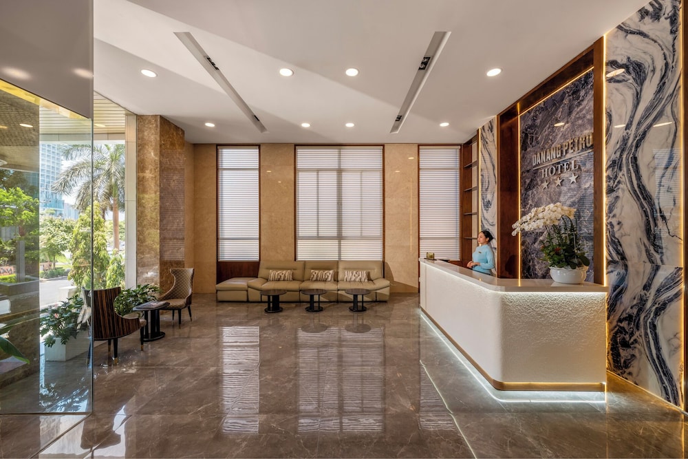 Da Nang Petro Hotel 10/71