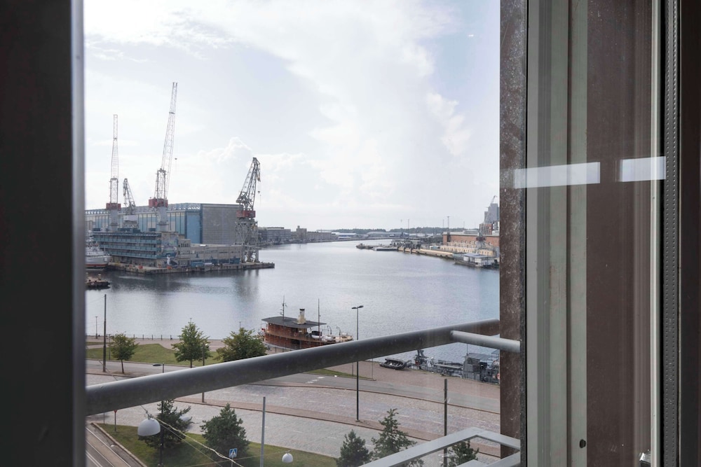Radisson Blu Seaside Hotel Helsinki 68/72