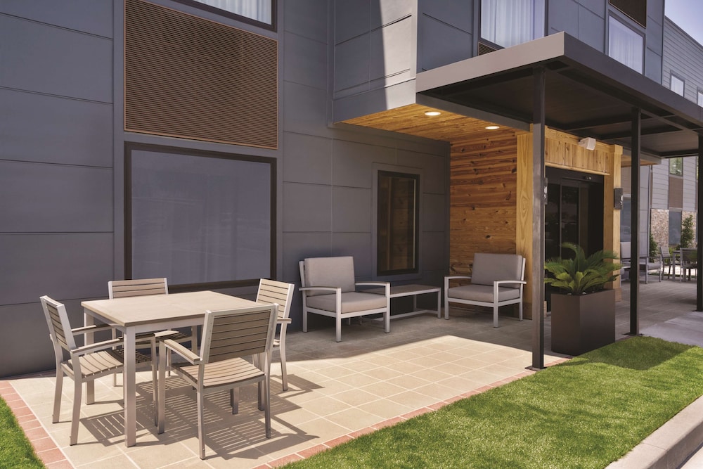 Country Inn & Suites by Radisson, Savannah Midtown, GA 3/39