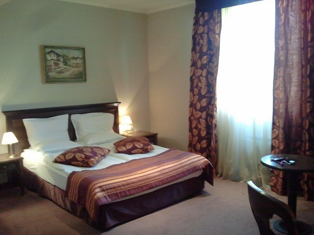 Yantra Grand Hotel 18/57