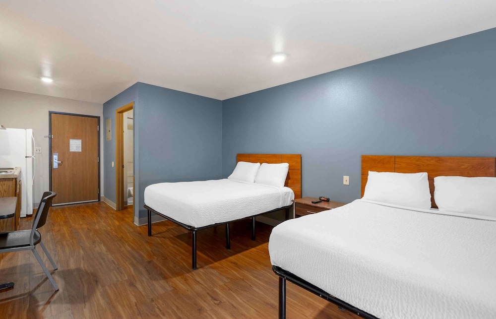STANDARD, 2 DOUBLE BEDS