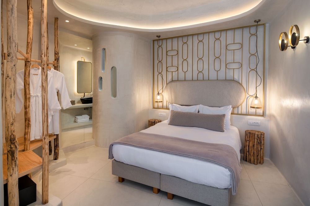 Athina Luxury Suites 14/62