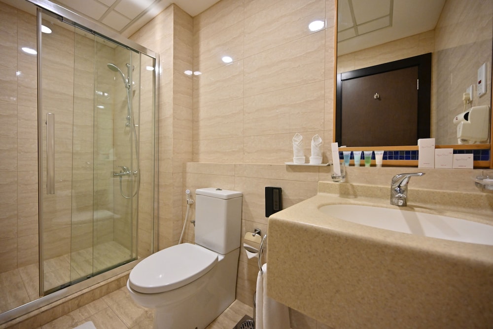 Harbour Suite Hotel 29/33