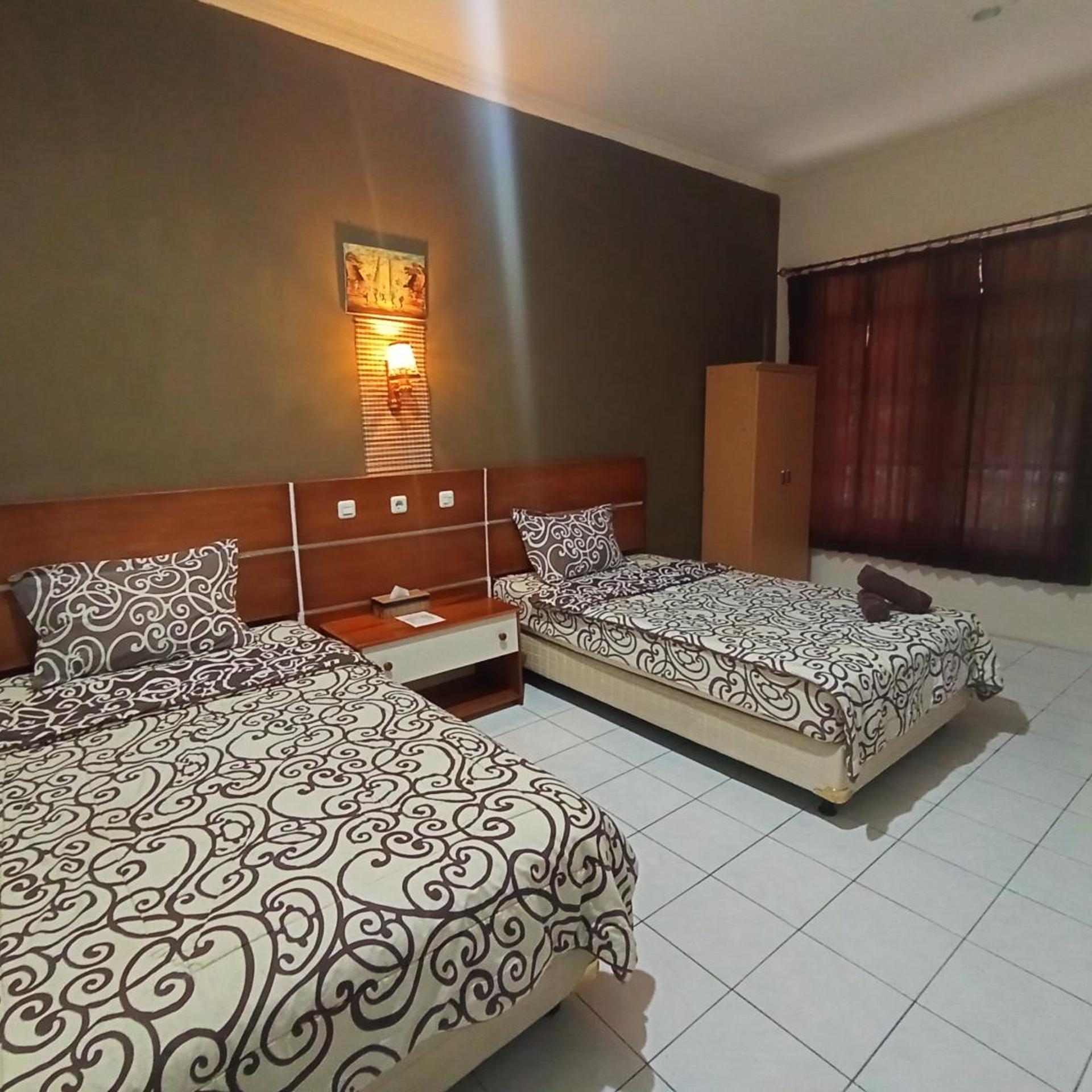 Yokima Beach Hotel 24/43
