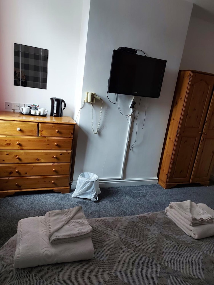 Ambrose Hotel 45/50