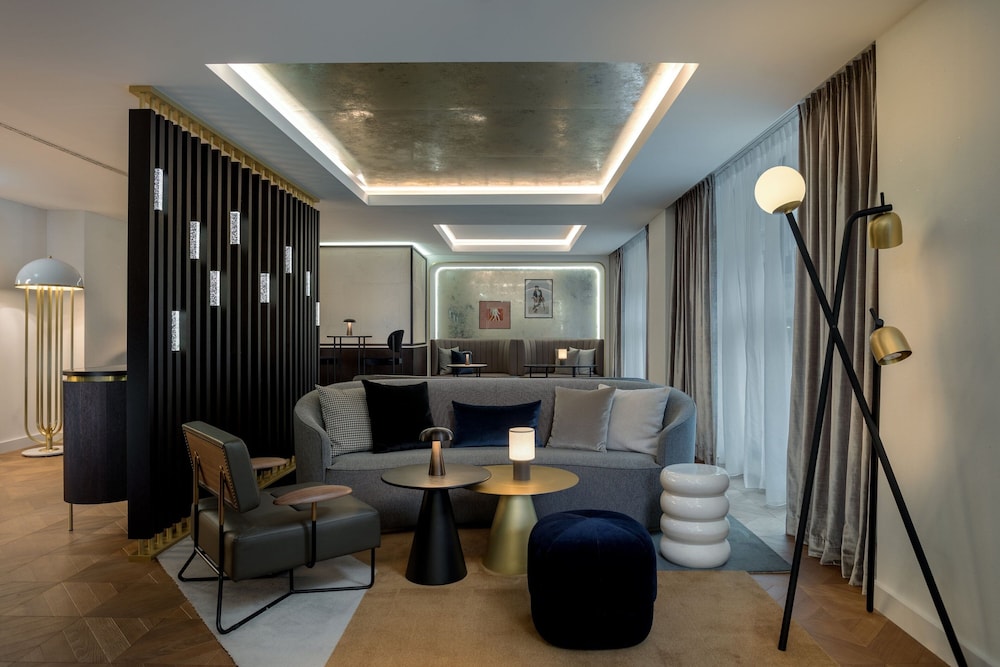 Neues Schloss Privat Hotel Zurich 19/31