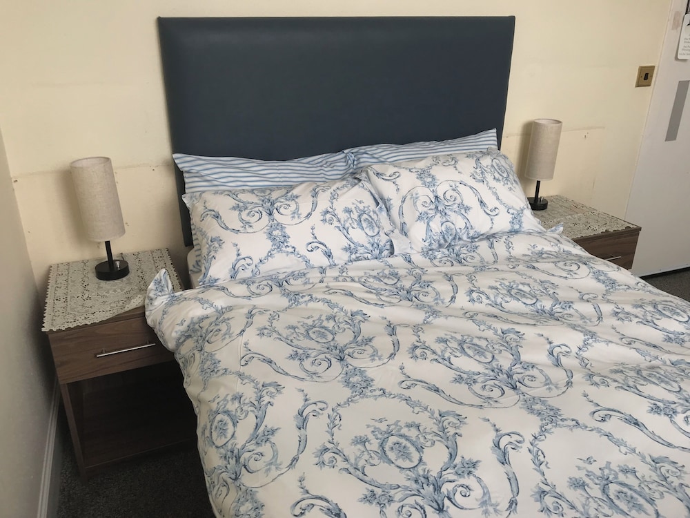 Dorstan Guest House 7/72