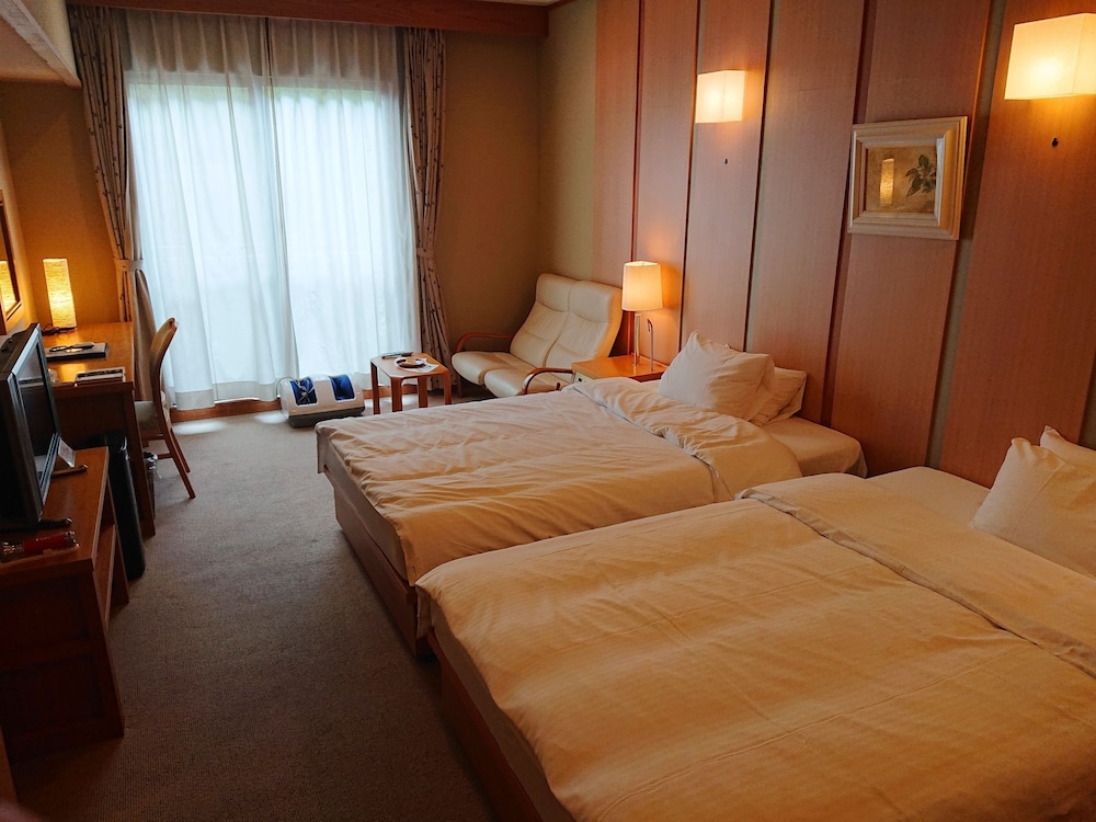 Kasuga Hotel 9/47