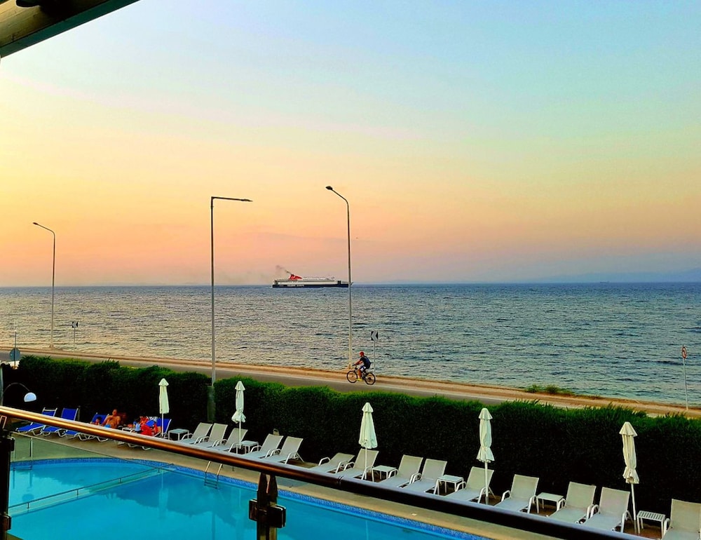 Elysion Hotel 35/43
