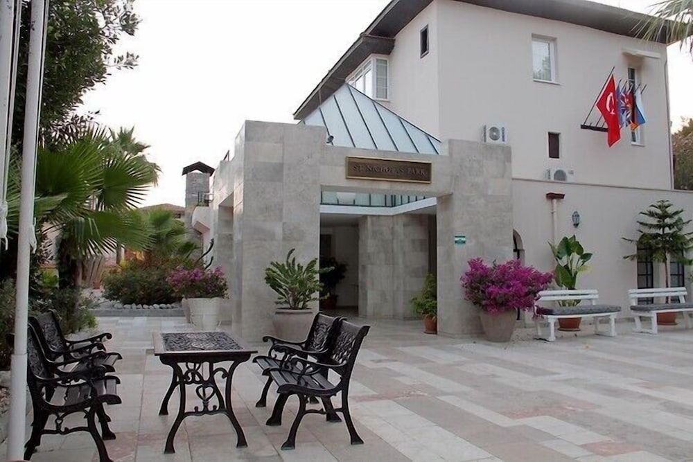St Nicholas Park Hotel 1/26